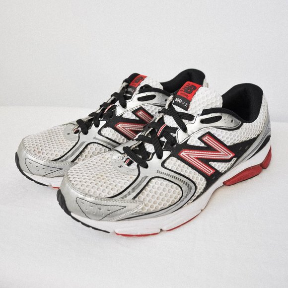 New Balance 580 v2 Silver Sneakers - Picture 1 of 12